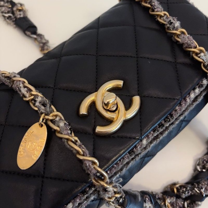 近新品 香奈兒/Chanel 黑金毛呢牛皮金幣滾邊法棍/腋下包-9