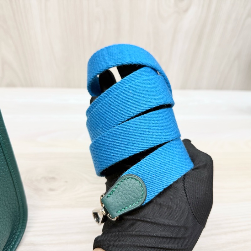 Hermes💚眩暈綠U4T/C皮銀釦mini Evelyne-9