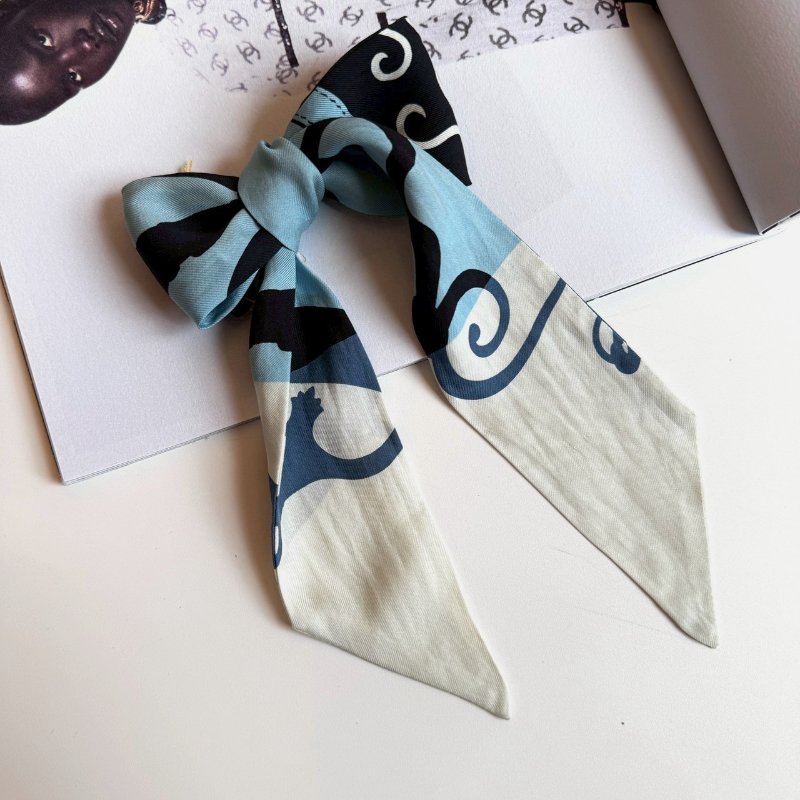 💥兩條賣 超級舒適🎊Hermes 淺藍拼白色TWILLY-0