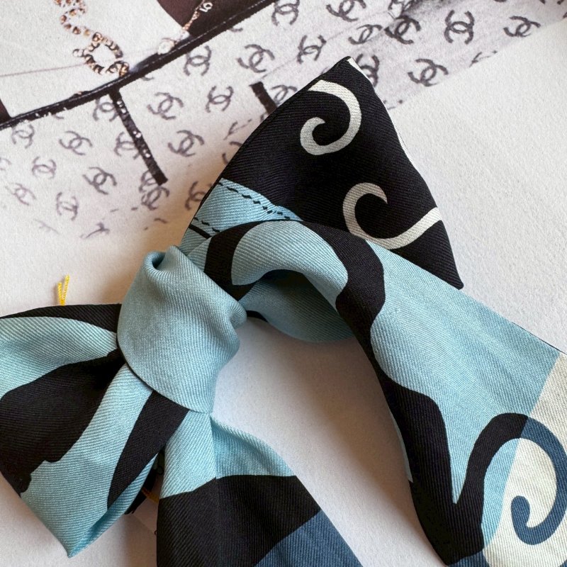 💥兩條賣 超級舒適🎊Hermes 淺藍拼白色TWILLY-2