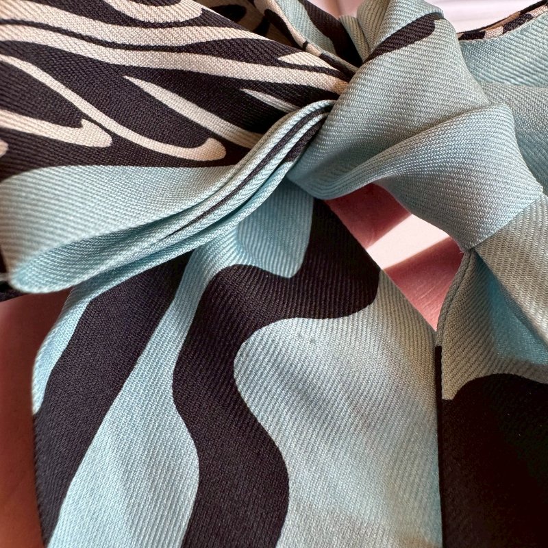 💥兩條賣 超級舒適🎊Hermes 淺藍拼白色TWILLY-6