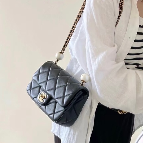 CHANEL (超新✨24S黑金羊皮珍珠方胖AS4868