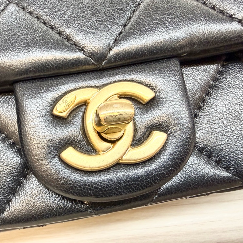 CHANEL (超新✨24S黑金羊皮珍珠方胖AS4868-8
