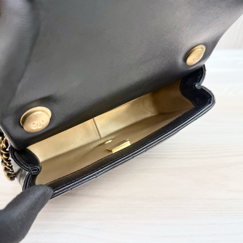 CHANEL (超新✨24S黑金羊皮珍珠方胖AS4868-12