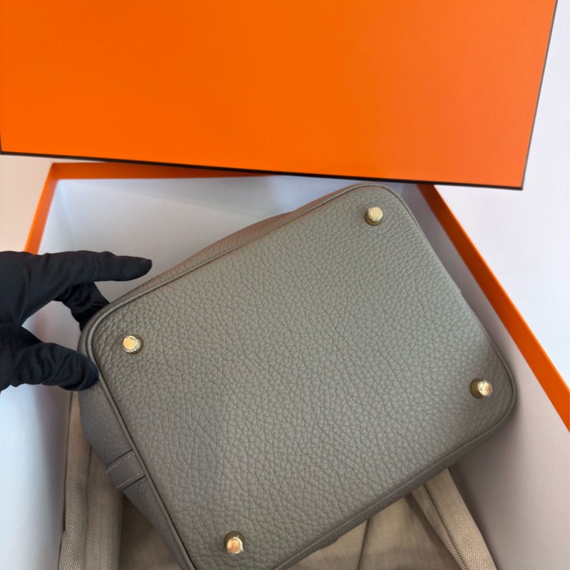 極新HERMES積雨雲灰金釦22cm Picotin水桶包-2