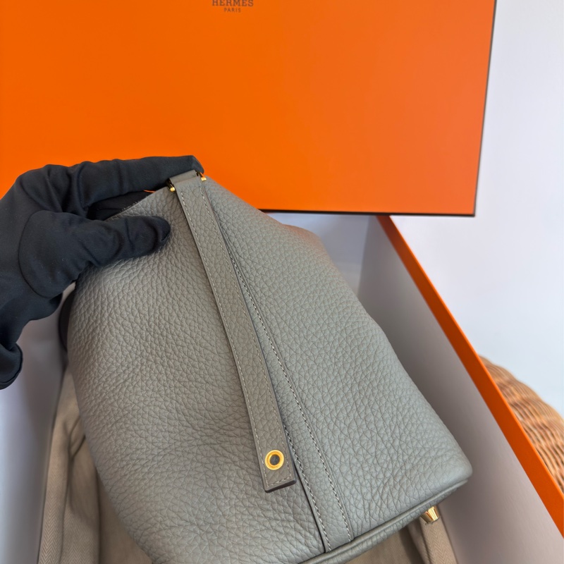 極新HERMES積雨雲灰金釦22cm Picotin水桶包-4