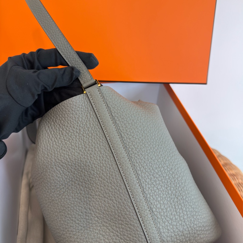 極新HERMES積雨雲灰金釦22cm Picotin水桶包-5