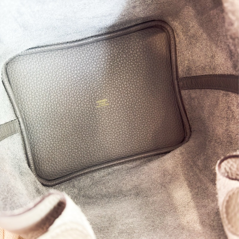 極新HERMES積雨雲灰金釦22cm Picotin水桶包-12