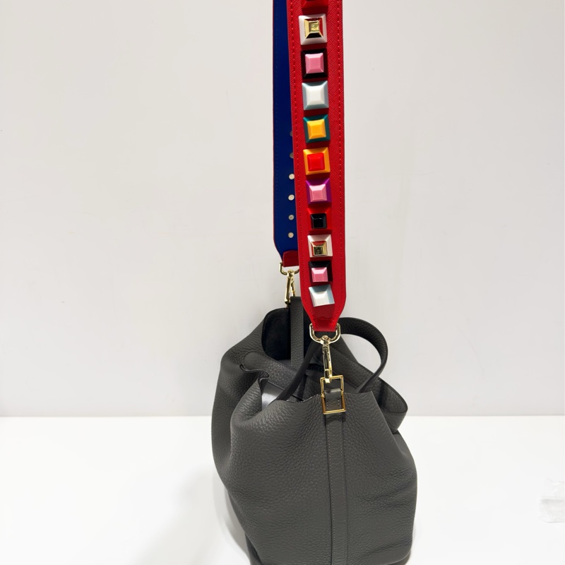 極新HERMES積雨雲灰金釦22cm Picotin水桶包-14