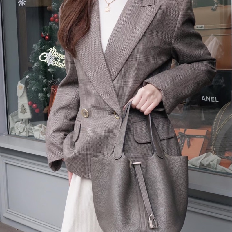 極新HERMES積雨雲灰金釦22cm Picotin水桶包-15