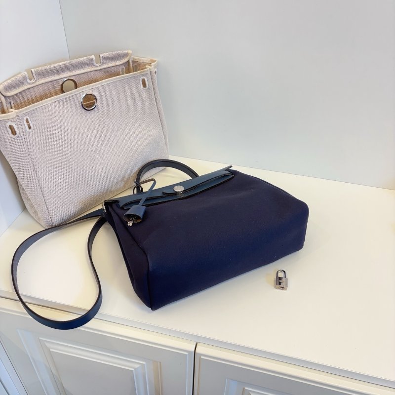 Hermes愛馬仕 Herbag31 深藍色銀扣肩背包-8