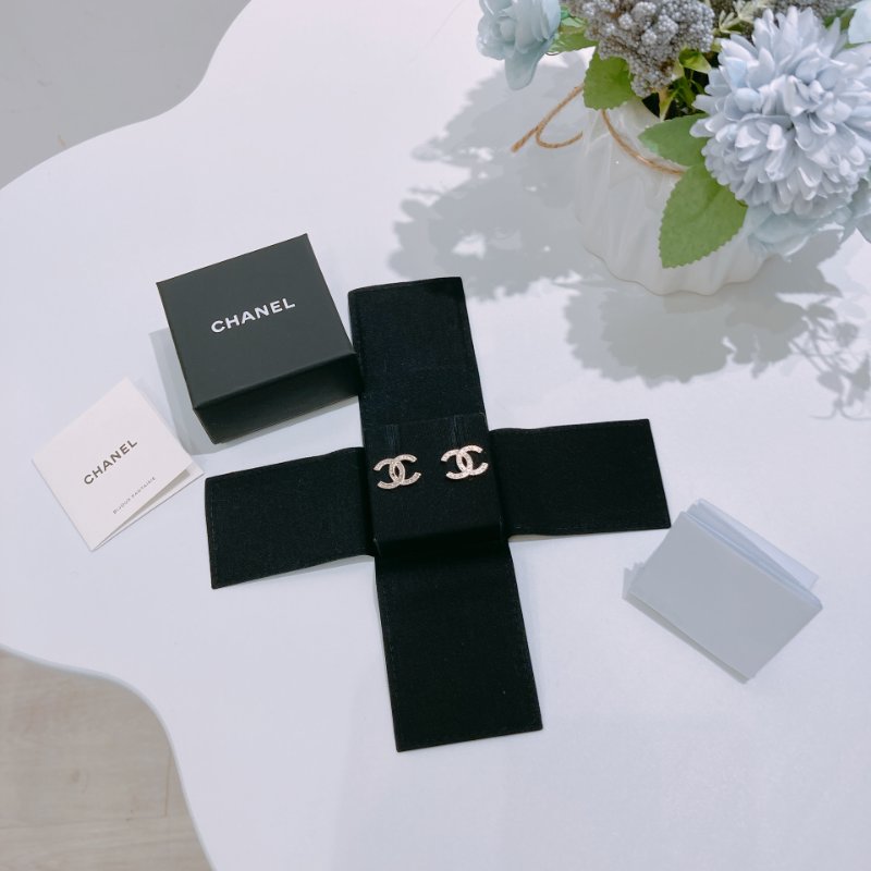 TW4808	Chanel 香奈兒經典CC字耳環 Classic 1.5cm CC Logo Earrings GHW-7