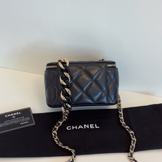 香奈兒/Chanel 黑色淡金扣 化粧包 長盒子 鏈條包-1