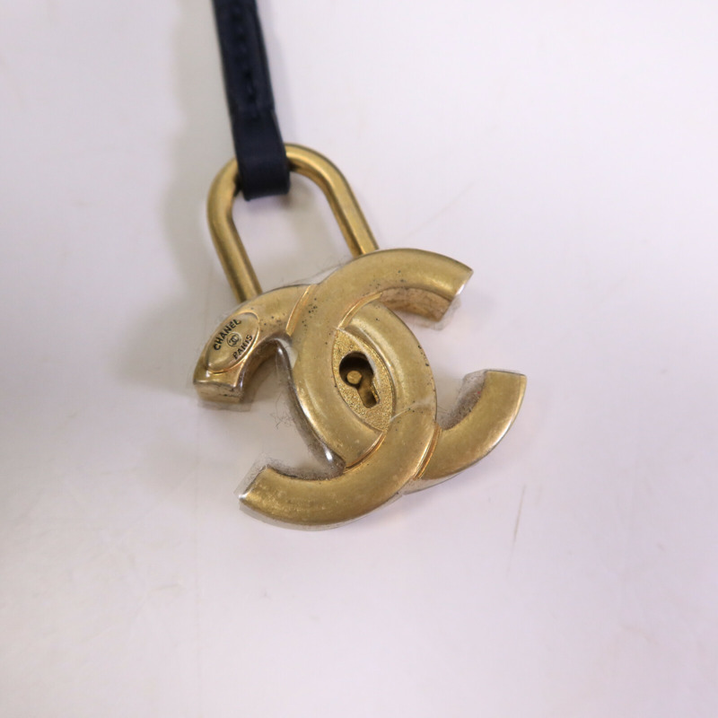 CHANEL 牛皮皮革CC Filigree Vanity Case鏈帶手挽肩背兩用袋-7