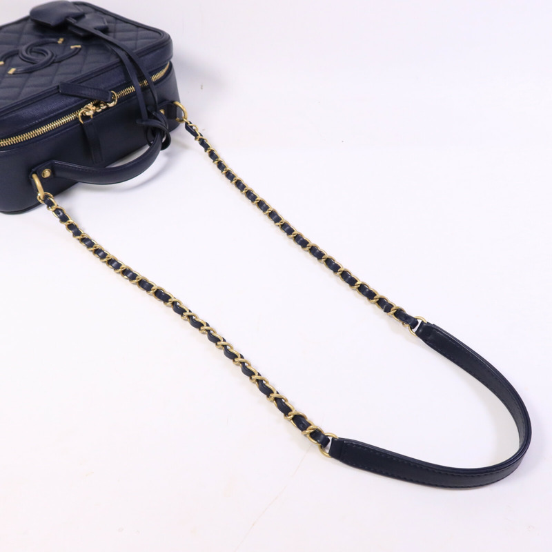 CHANEL 牛皮皮革CC Filigree Vanity Case鏈帶手挽肩背兩用袋-9