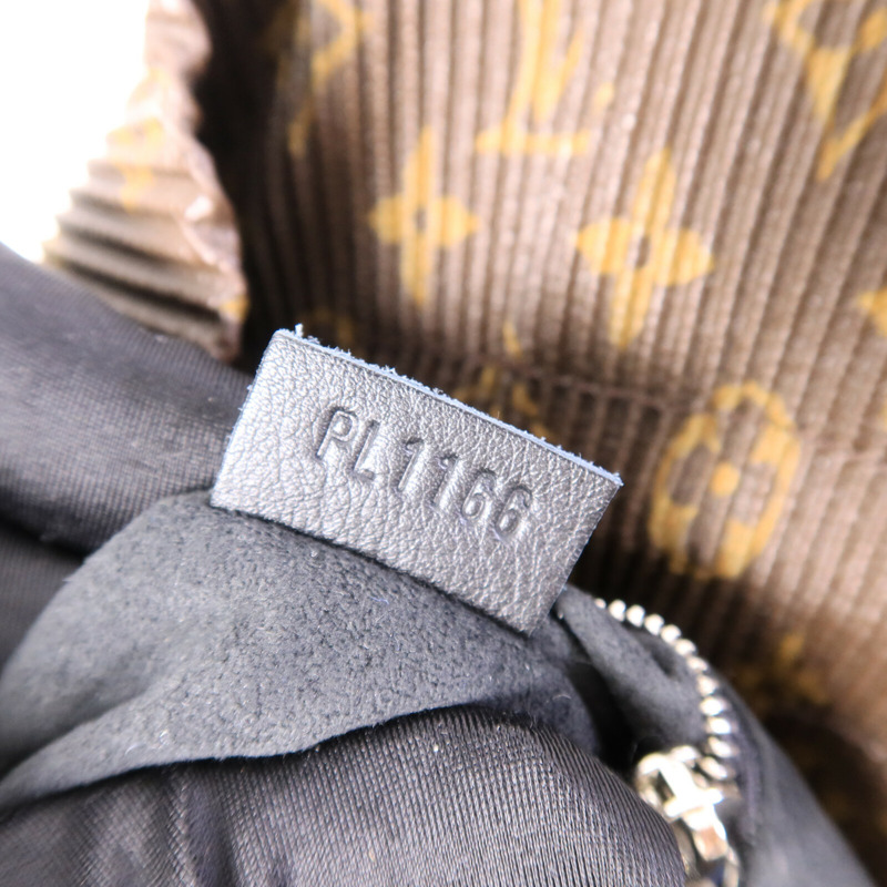 LOUIS VUITTON 塗層帆布Pleated Explorer肩背袋-7