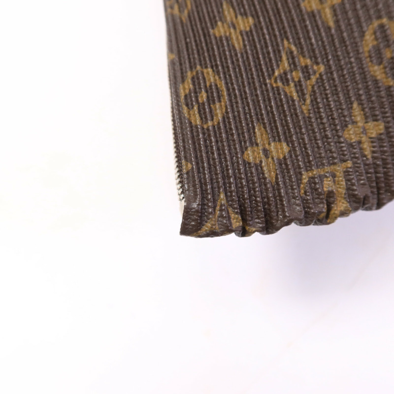 LOUIS VUITTON 塗層帆布Pleated Explorer肩背袋-12