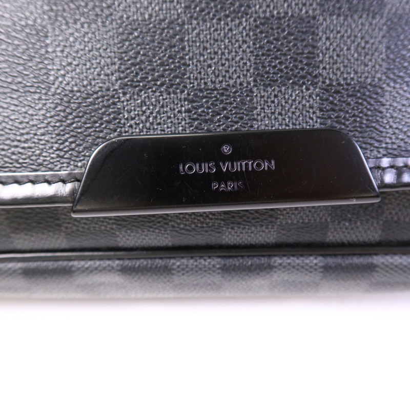 LOUIS VUITTON Damier Graghite Daniel MM肩背袋-6