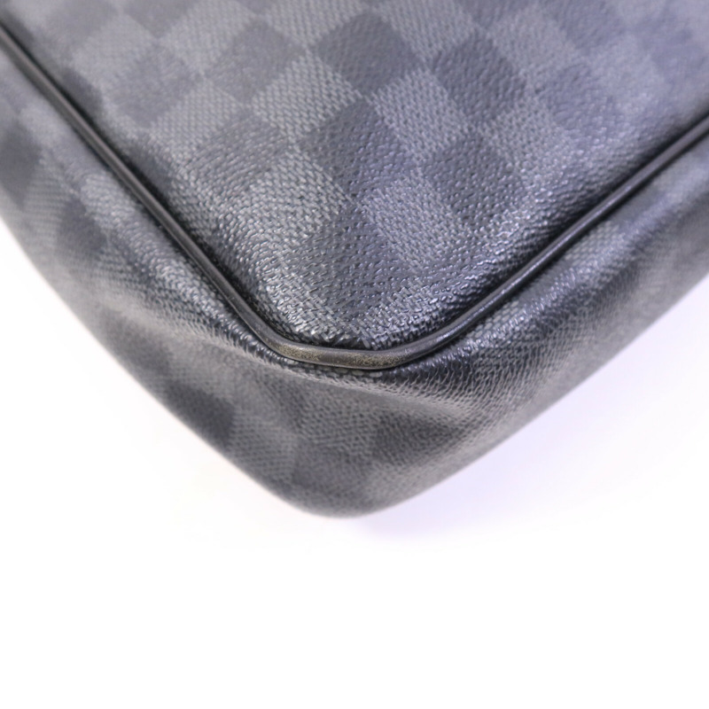 LOUIS VUITTON Damier Graghite Daniel MM肩背袋-12