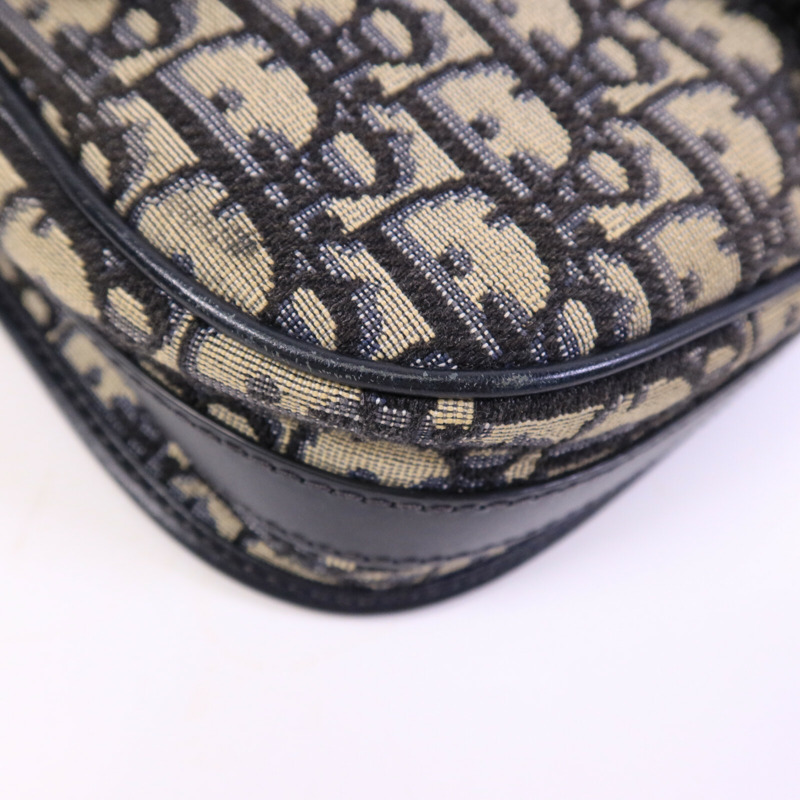 Dior 帆布Bobby Medium金扣肩背袋-11