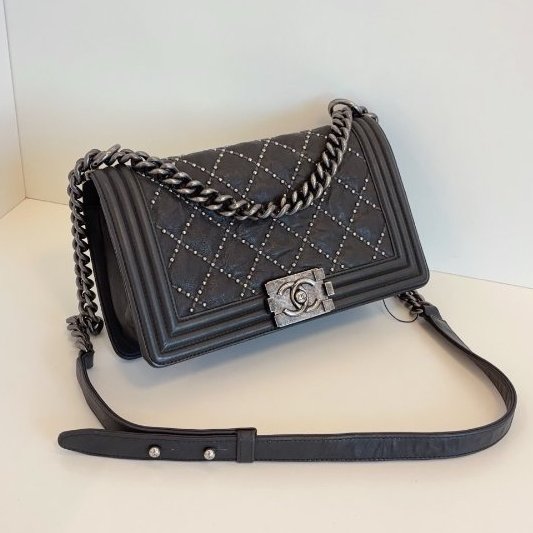 香奈兒/Chanel 黑銀外縫鉚釘格 Leboy 中號 牛皮鏈條包-2