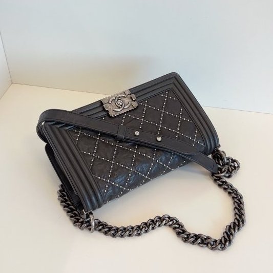 香奈兒/Chanel 黑銀外縫鉚釘格 Leboy 中號 牛皮鏈條包-4