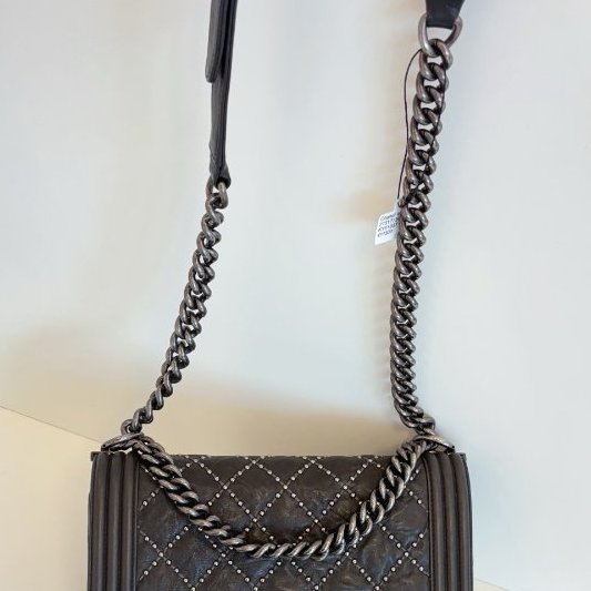 香奈兒/Chanel 黑銀外縫鉚釘格 Leboy 中號 牛皮鏈條包-10