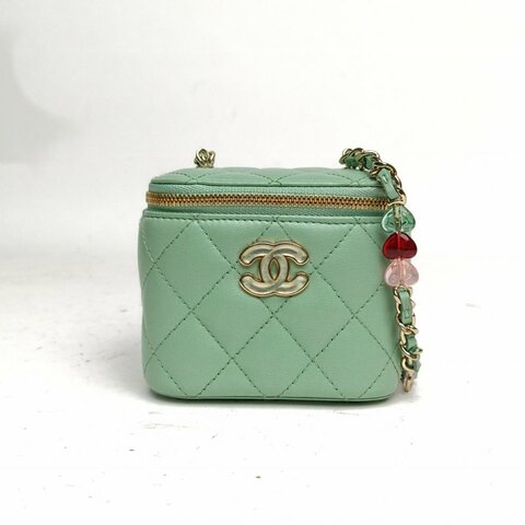 CHANEL 綠色羊皮鐳射標金扣23P方盒子化妝包帶鏡子10琺瑯愛心皮穿鏈肩背包