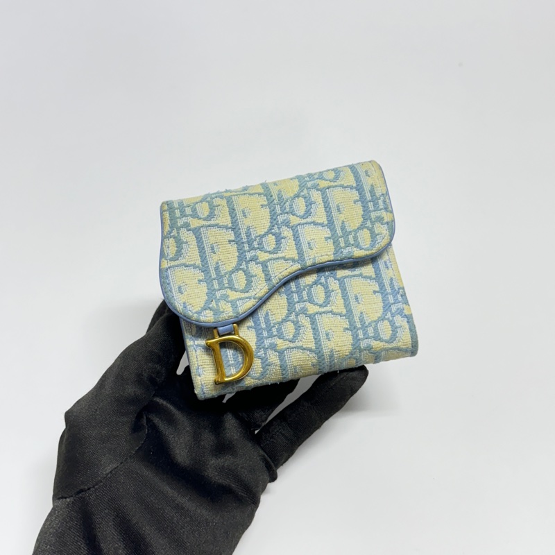 【極新少使用🎀】 Dior Saddle “限量寶寶藍色” 老花馬鞍短夾 （專櫃24,000）-3