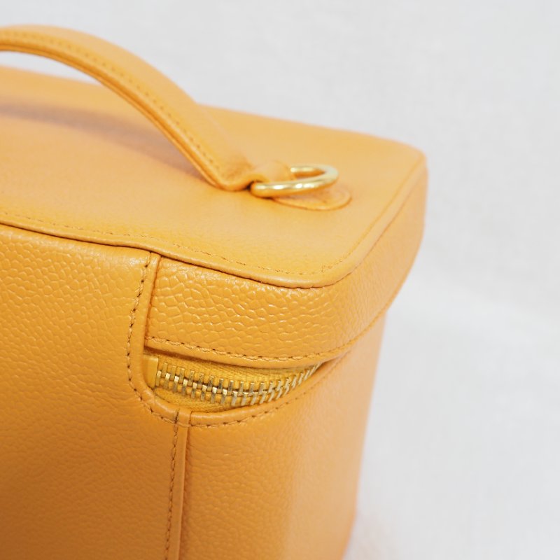 CHANEL Vintage Caviar Vanity Case 琥珀黃荔枝皮化妝箱-14