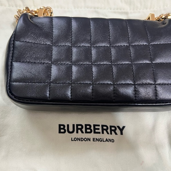 BURBERRY 巴寶莉 Mini Lola 金屬LOGO格紋車線小羊皮迷你翻蓋斜背包-10