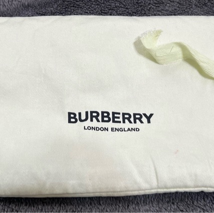 BURBERRY 巴寶莉 Mini Lola 金屬LOGO格紋車線小羊皮迷你翻蓋斜背包-15
