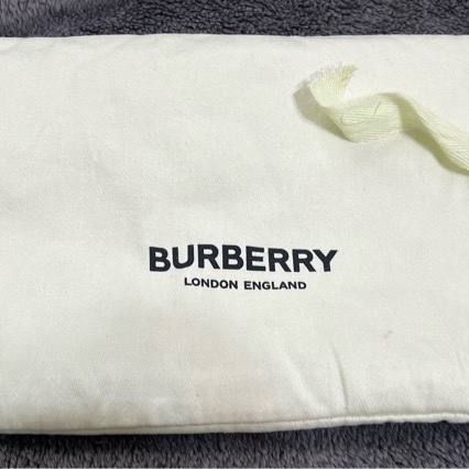 BURBERRY 巴寶莉 Mini Lola 金屬LOGO格紋車線小羊皮迷你翻蓋斜背包-16