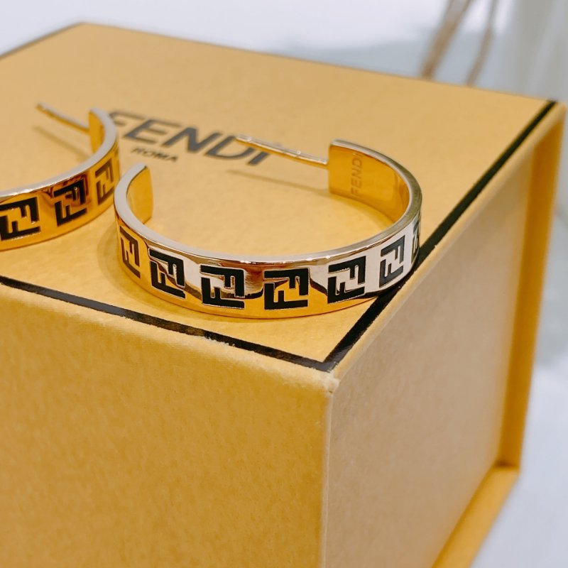 TW4817	Fendi 芬迪FF字耳環 FF Logo Circle Earrings GHW-1