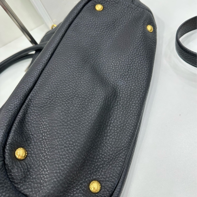 Prada 黑色全皮肩斜背包 皮質柔軟 容量大-4