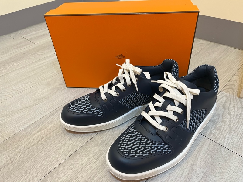現貨商品 二手商品 台灣購證 Hermes 男性深藍色經典H休閒鞋-0