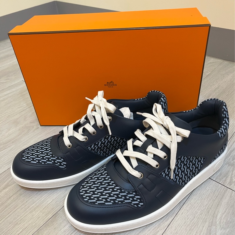 現貨商品 二手商品 台灣購證 Hermes 男性深藍色經典H休閒鞋-1