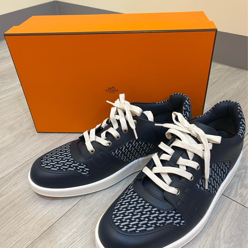 現貨商品 二手商品 台灣購證 Hermes 男性深藍色經典H休閒鞋-3