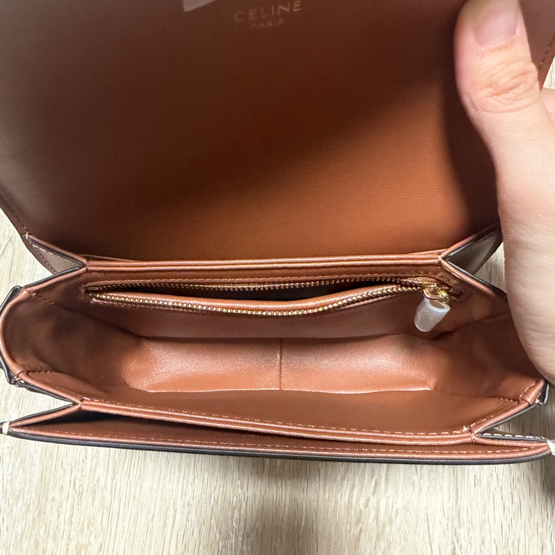 極新Celine-TEEN TRIOMPHE標誌印花及牛皮革手袋-4