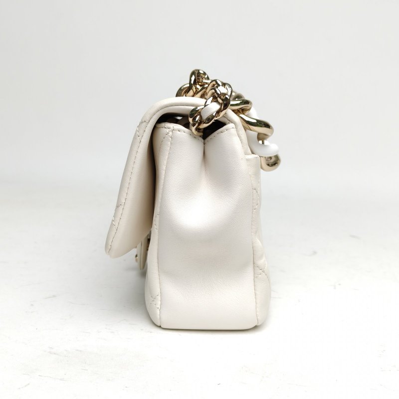 CHANEL 22C亞克力粗鏈條手柄口蓋包24白色羊皮28開金扣肩背包-1