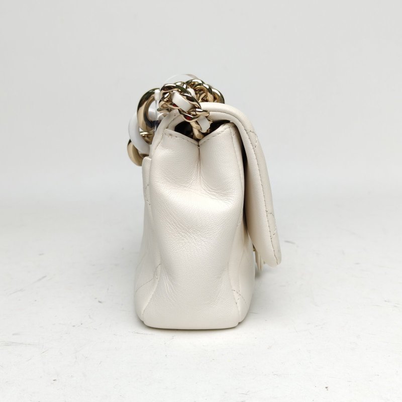 CHANEL 22C亞克力粗鏈條手柄口蓋包24白色羊皮28開金扣肩背包-3