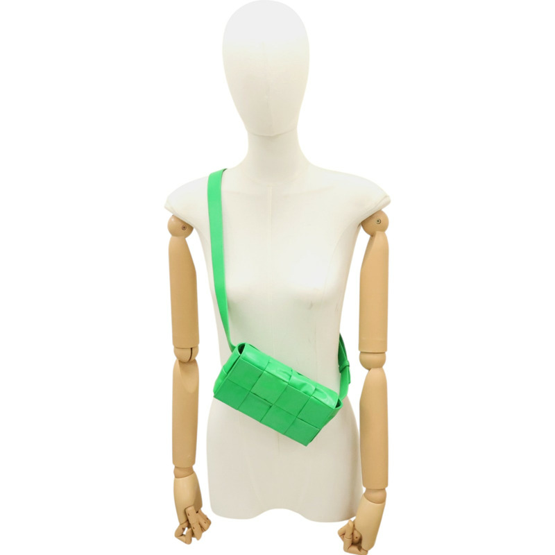 綠色牛皮 Cassette 腰包 651053【BOTTEGA VENETA BV 寶緹嘉】 651053-7