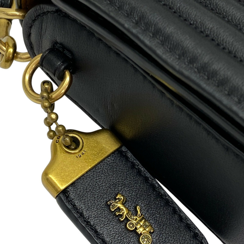 黑色 牛皮 Dinky with Quilting and Rivets 肩背包【COACH 寇馳】 22789-7