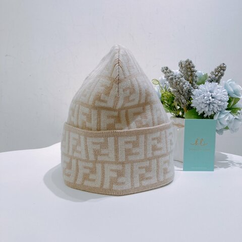 TW4818	Fendi 芬迪經典花紋帽子 Knit Cap Beanie 50Beige/White