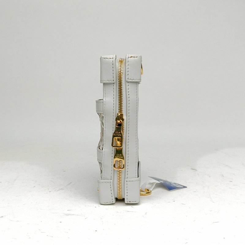 LOUIS VUITTON 拼色金扣2020NBASoftTrunkWallet聯名胸包斜挎包肩背包-1