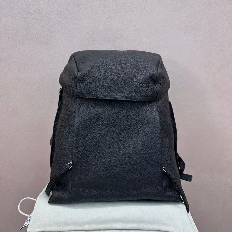 LOEWE Military黑色荔枝紋全皮 後背包 34*39  98新配件塵袋-1