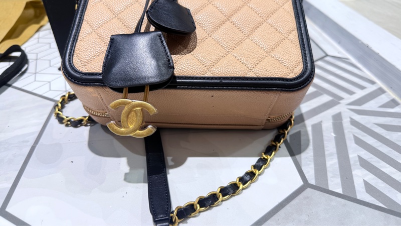 香奈兒CHANEL vanity 奶茶色拼色 相機包 荔枝牛皮 小號-4