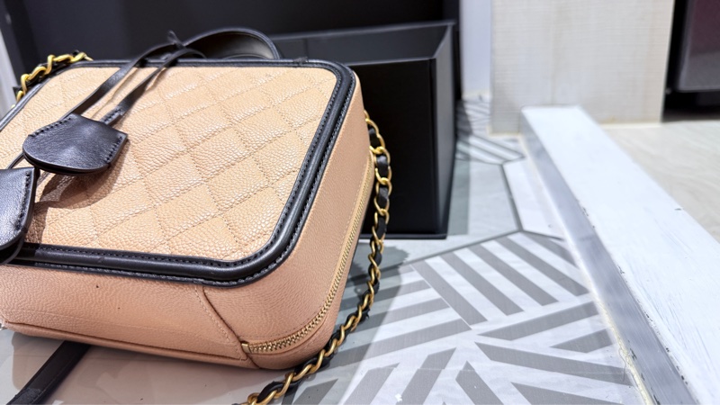 香奈兒CHANEL vanity 奶茶色拼色 相機包 荔枝牛皮 小號-6