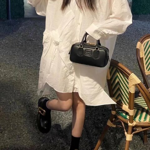 miu miu黑色經典保齡球 手提包小號 22x10cm 99新配件盒子 塵袋 肩帶