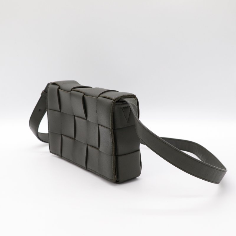 BV   墨綠側背包-4